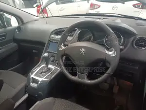 Peugeot 5008 2017 White