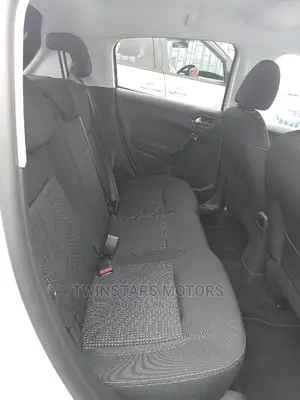 Peugeot 208 2019 White