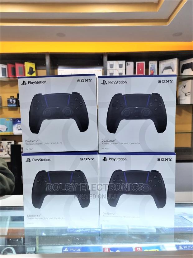 PS5 Dualsense Wireless Controller – BLACK - main view