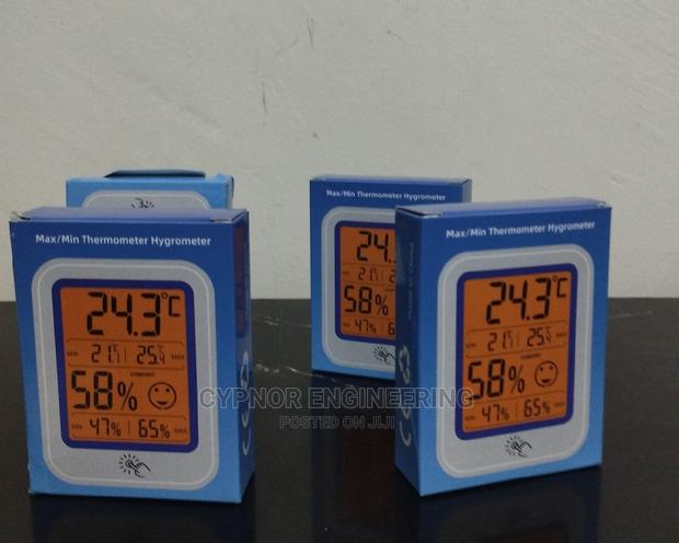 Temperature and Humidity Meter - main view