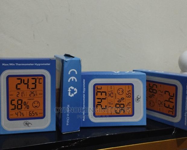 Combined Indoor Thermometer and Humidity Meter - main view