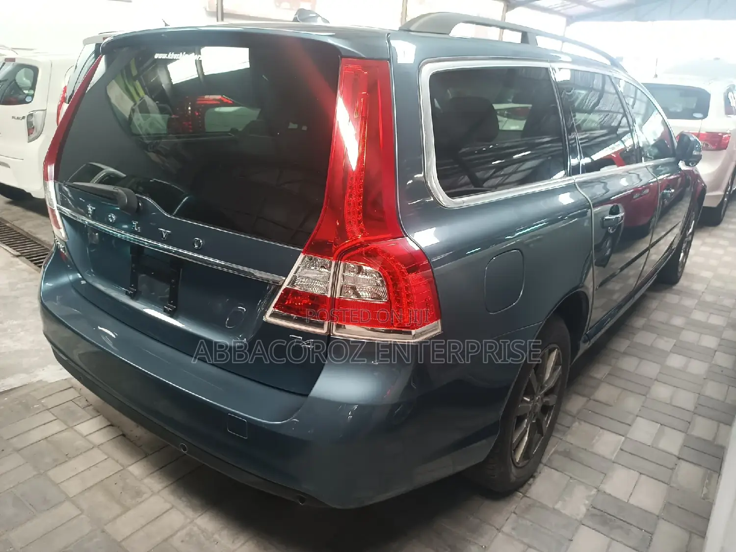 Volvo V70 2016 Gray