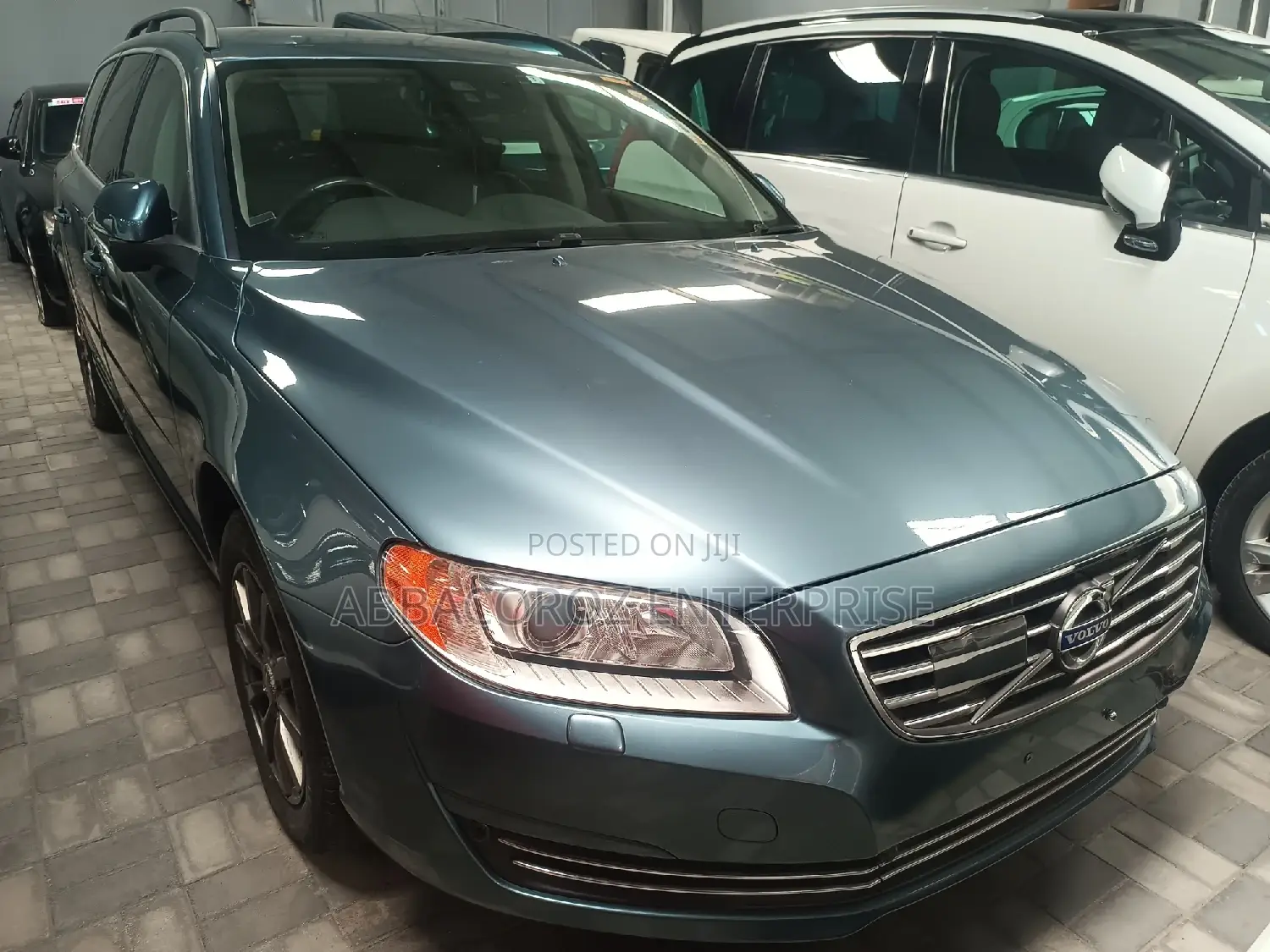 Volvo V70 2016 Gray