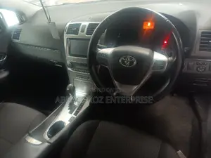 Toyota Avensis 2016 White
