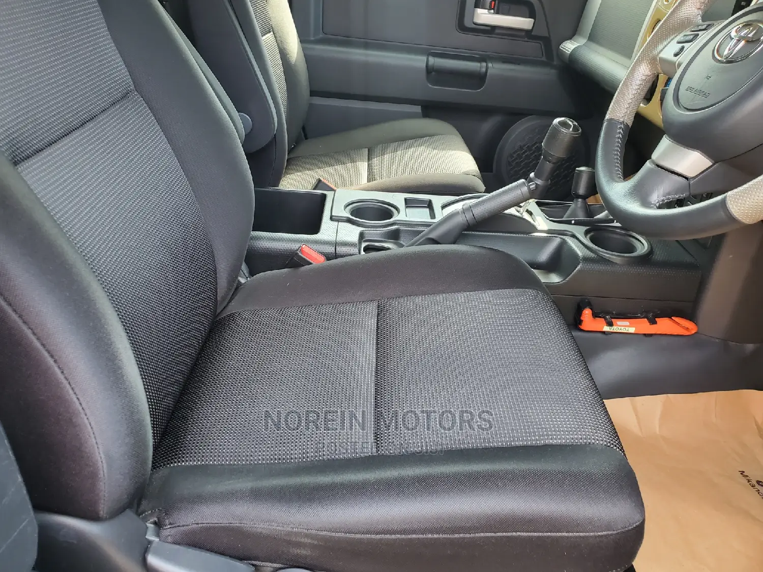 Toyota FJ Cruiser 2016 Beige