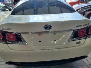 Toyota Crown 2016 Off white