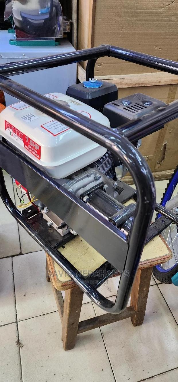 Concrete Vibrator Complete With - thumbnail 2