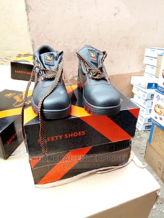 Safety Boots *Safety Shoes* - main view