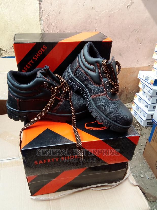 Safety Boots *Safety Shoes* - main view