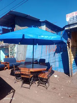 6 Seater Garden Set With an Umbrella