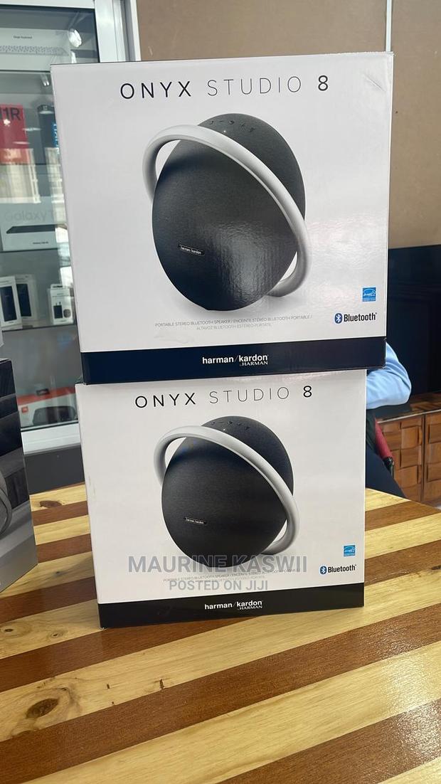 Speakers
Harman Kardon Onyx Studio 8