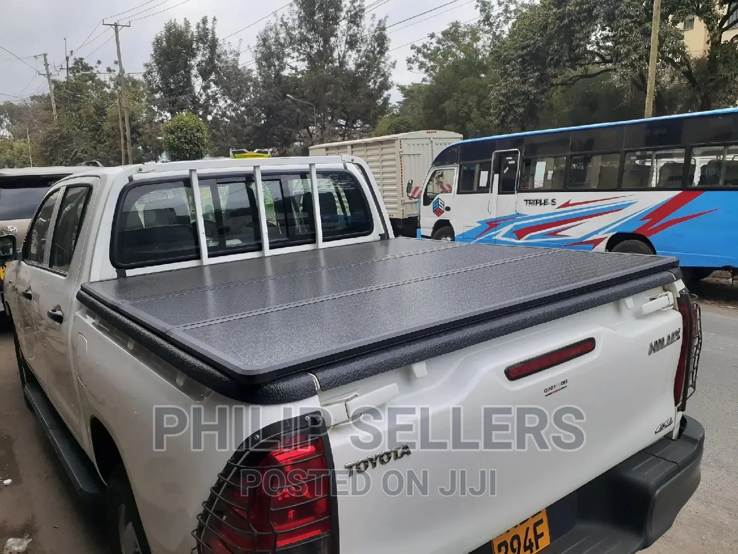  Hard Tri Fold Tonneau Cover