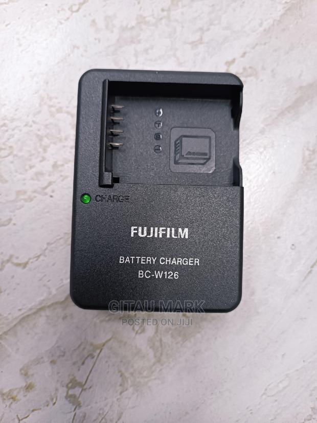 Fujifilm Bc-126 Charger for Np-126 Batteries