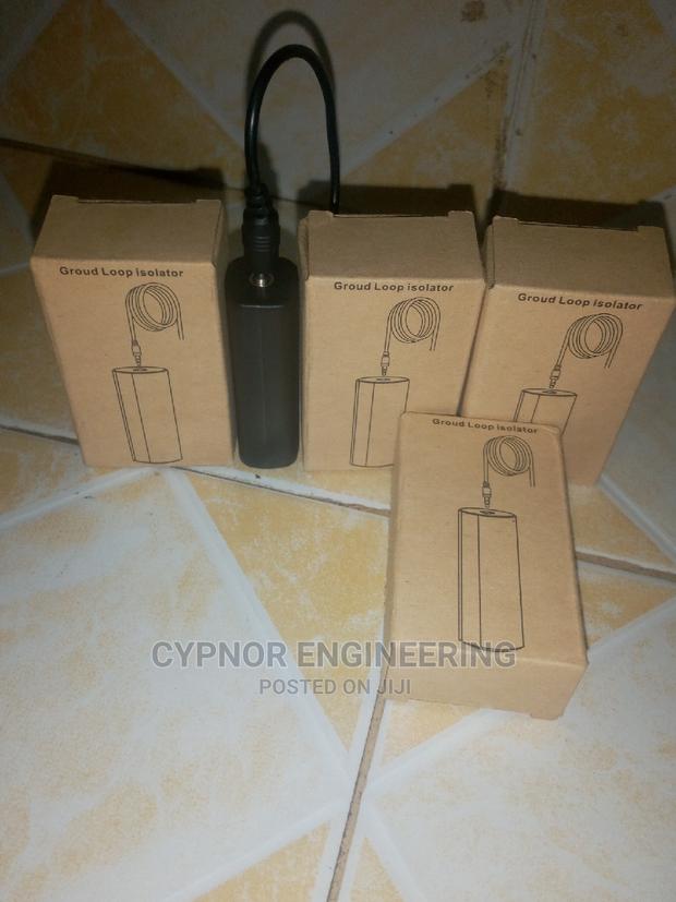 Humming Isolator