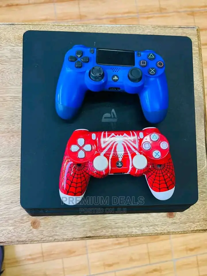 Clean Ps4 Slim With Two Controllers