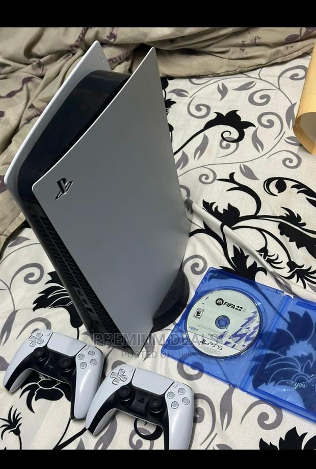 Home Played Two Months Old Ps5 Standard With Two Pad Fifa