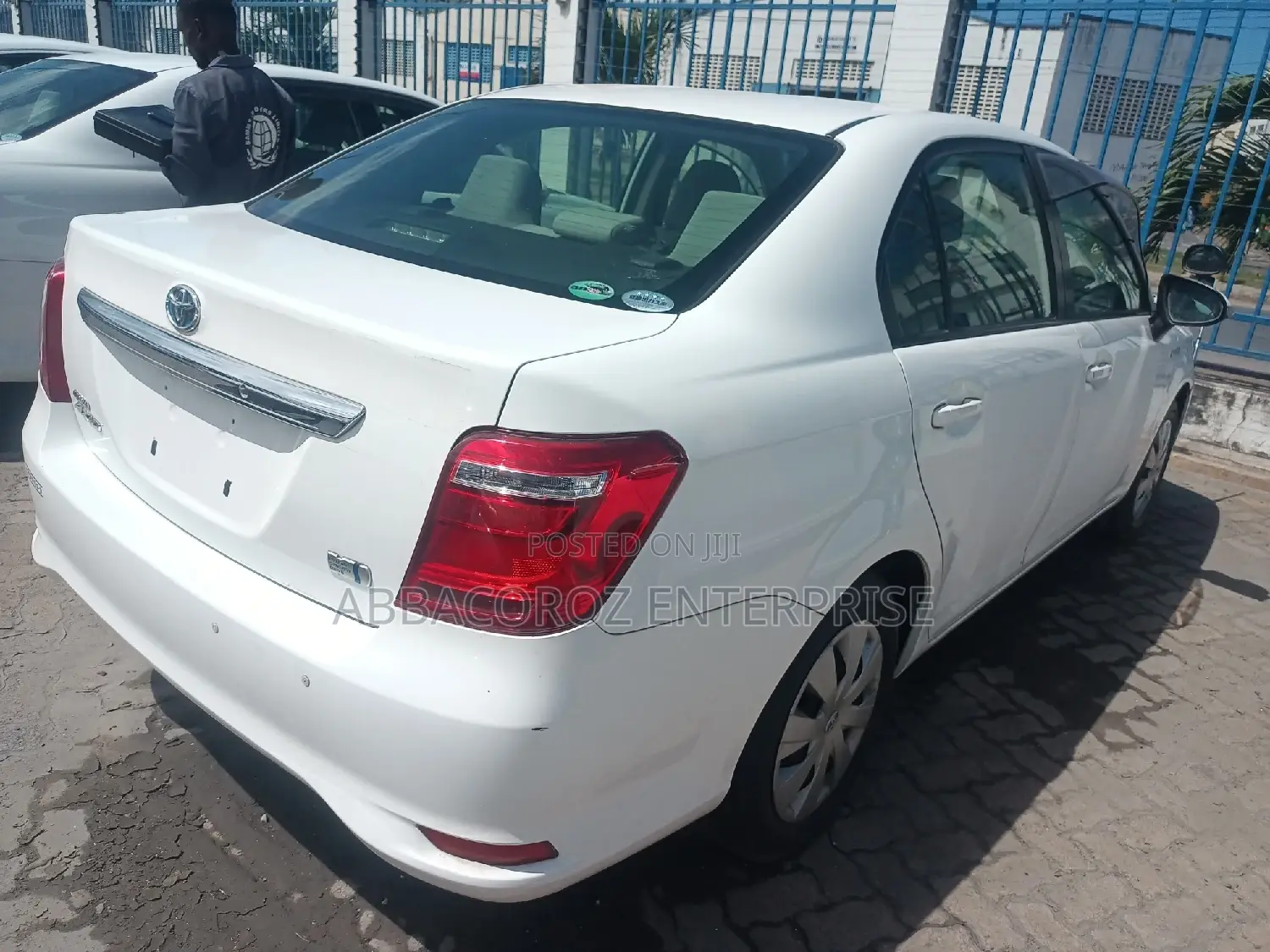 Toyota Axio 1.5 Hybrid 2WD 2016 White