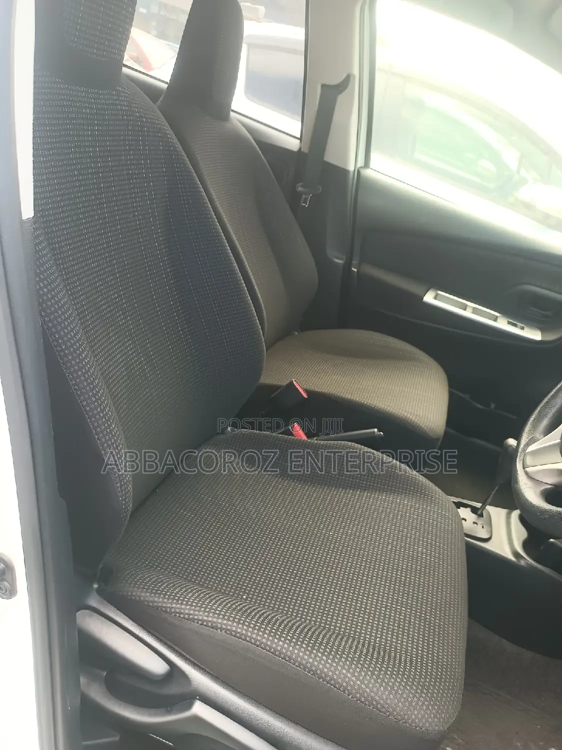 Toyota Vitz 2016 White