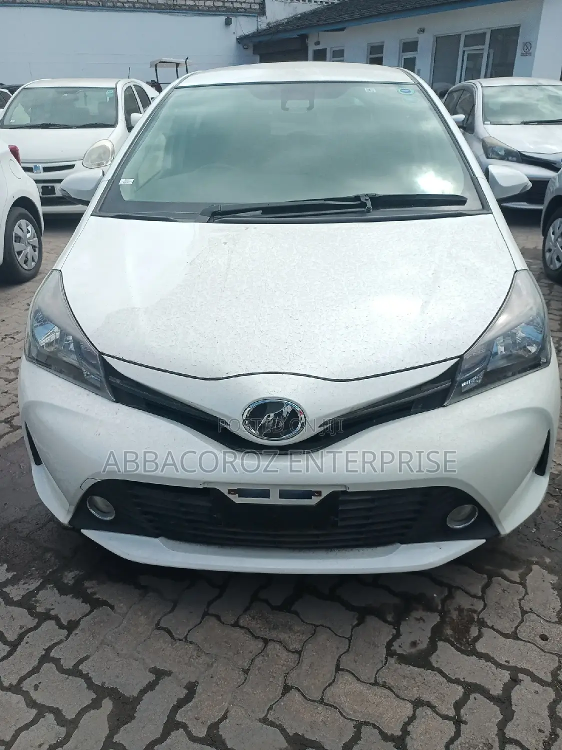 Toyota Vitz 2016 White