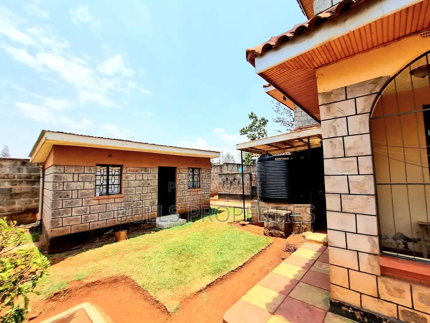 5bdrm Mansion in Garden Estate /Thome for sale