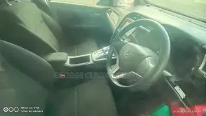 Honda Fit Shuttle 2016 Silver