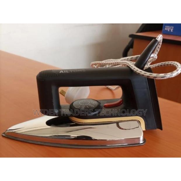 Ailyons 199A Dry Iron Box - main view