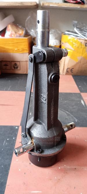 Universal Barber Hydraulic Pump - thumbnail 2