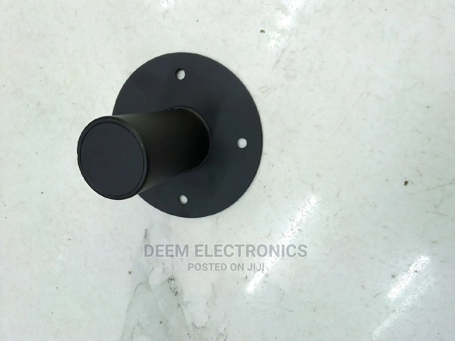 Speaker Port for Stand