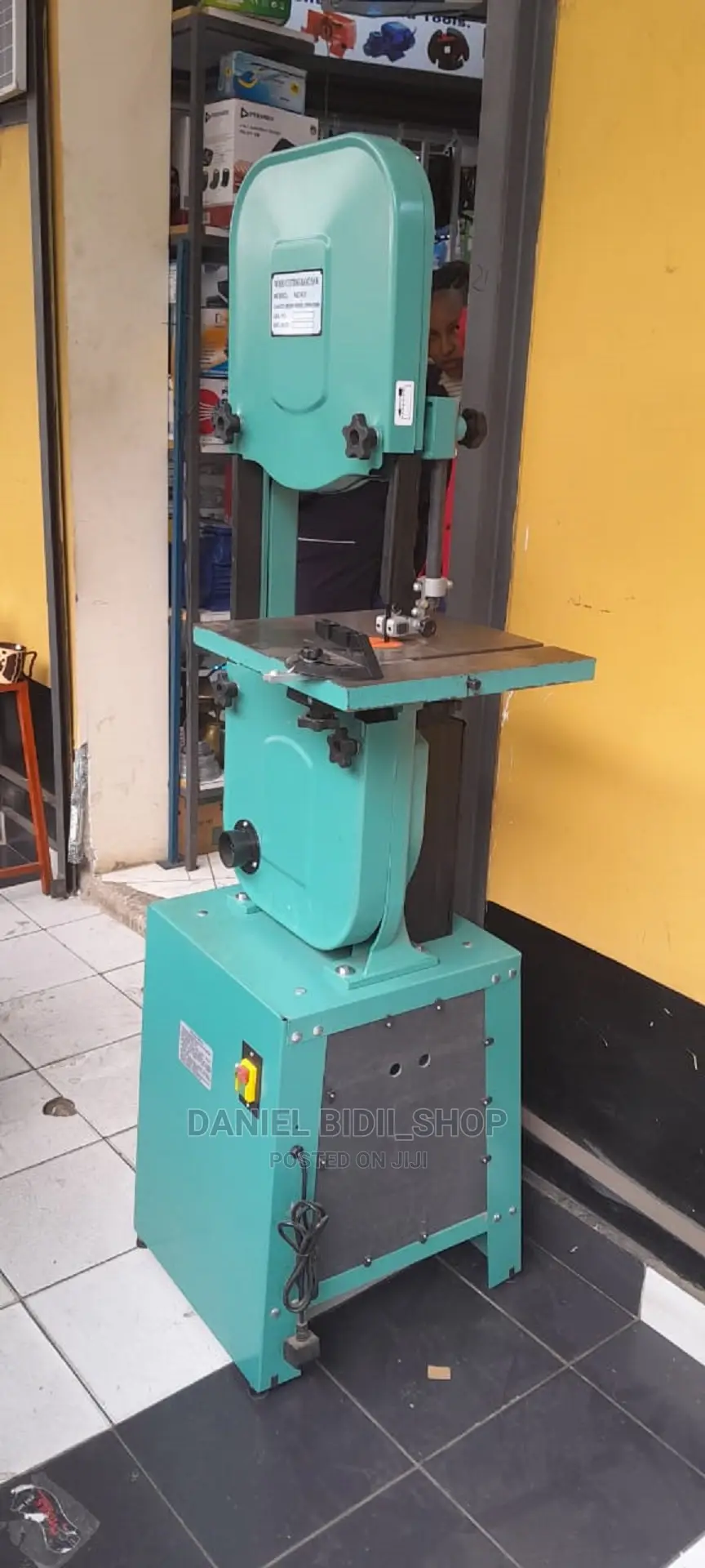 Milano Wood Cutting Bandsaw