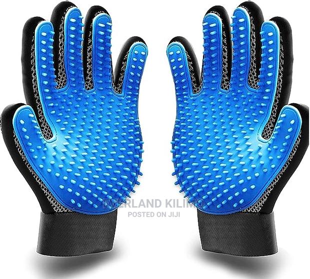 Pet Hand Grooming Showering Glove - main view