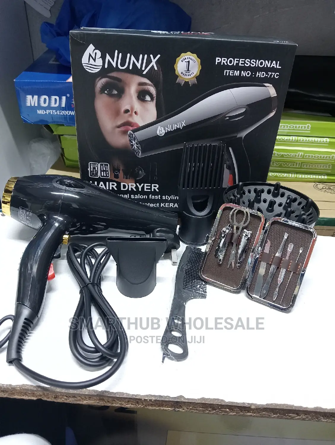 Nunix Brodry Hairdryer Red