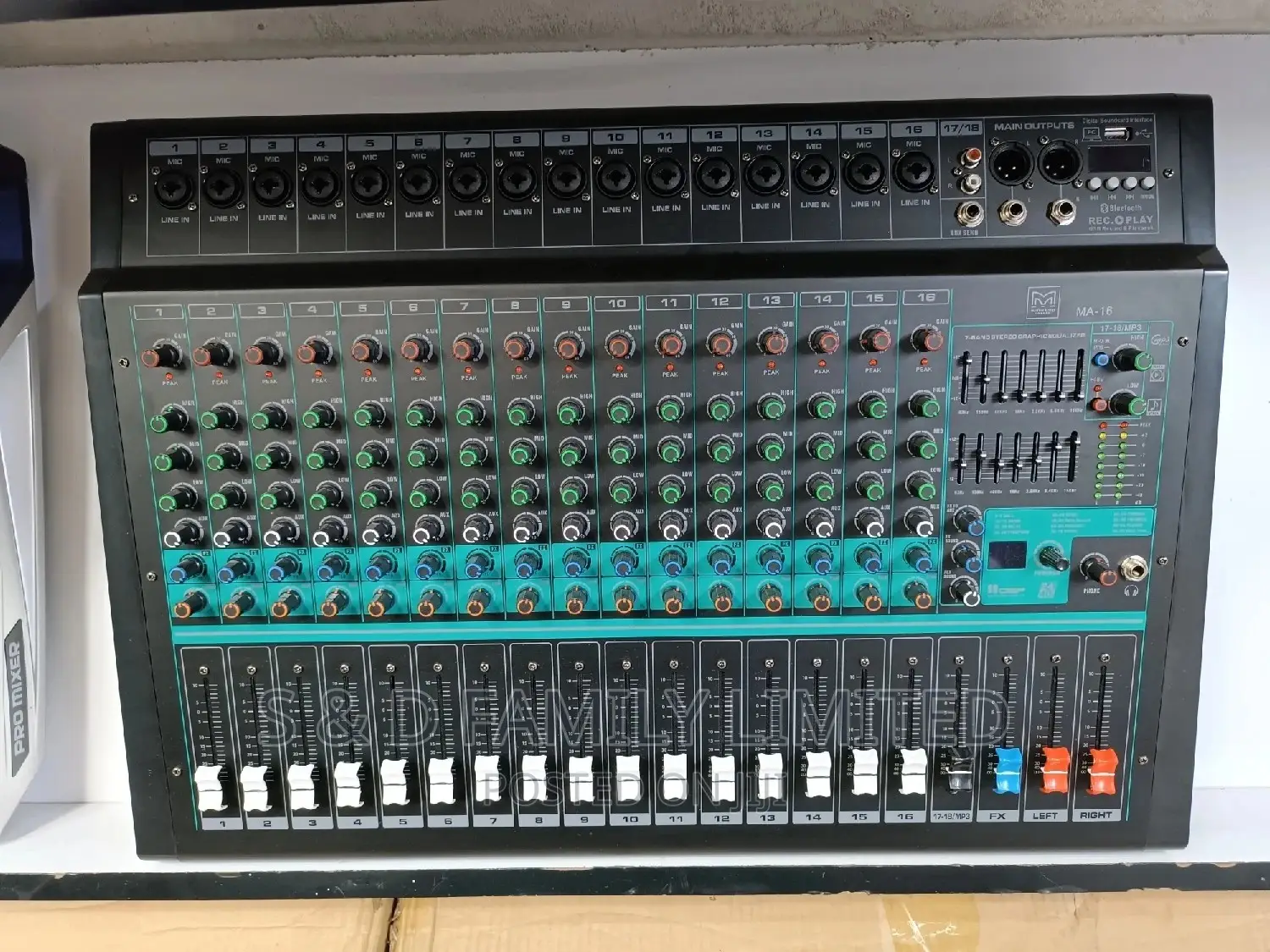 Martin Audio MA-16 Powered Mixer
