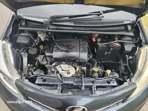 Toyota Vitz 1.0 FWD 5dr 2011 Black