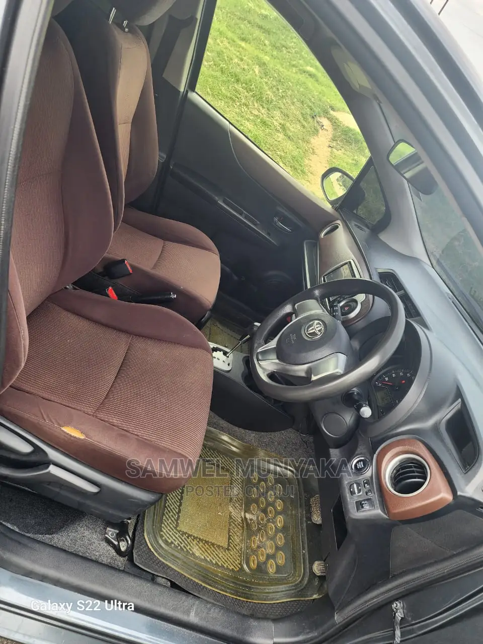 Toyota Vitz 1.0 FWD 5dr 2011 Black