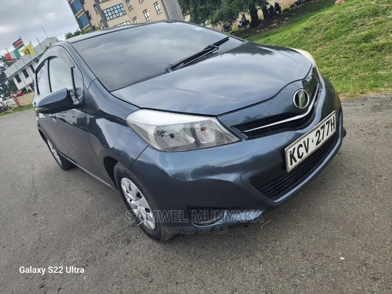 Toyota Vitz 1.0 FWD 5dr 2011 Black