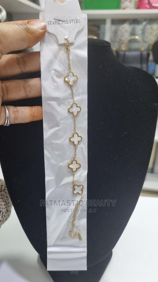 Pretty Van Cleef Bracelet - thumbnail 3