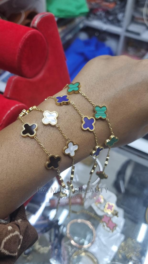 Pretty Van Cleef Bracelet - main view