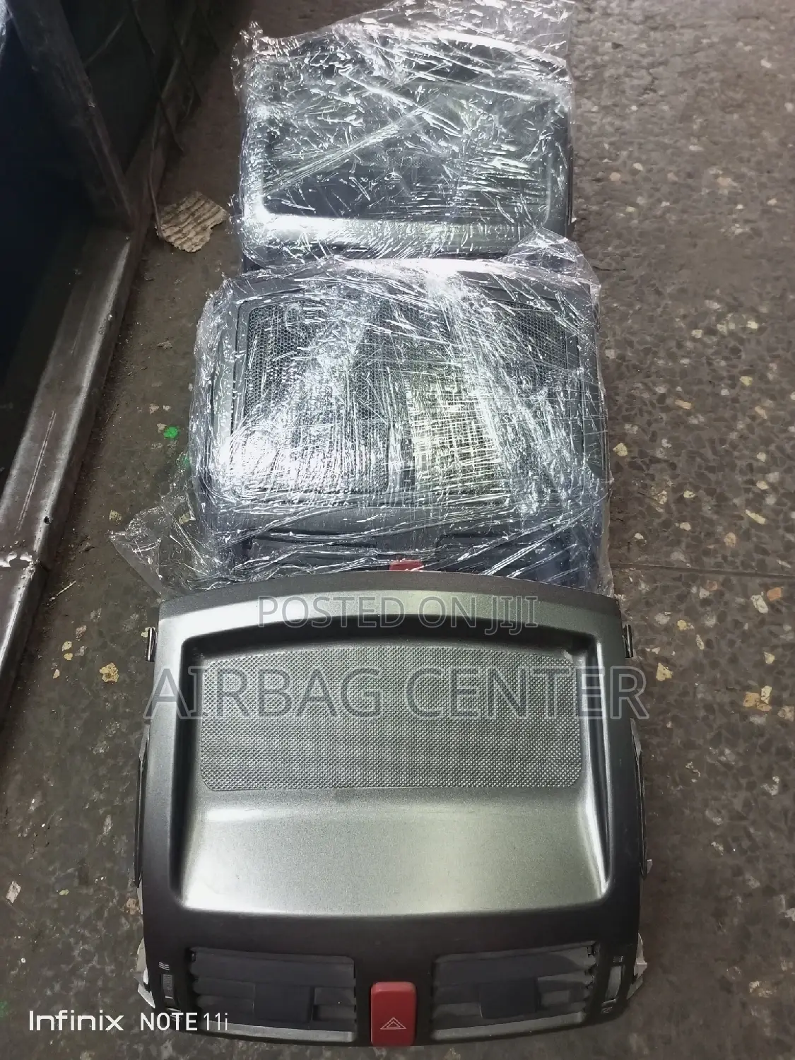Auris Dashboard Cover With Hazzard Button