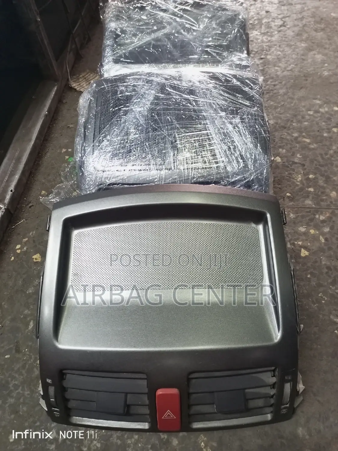 Auris Dashboard Cover With Hazzard Button