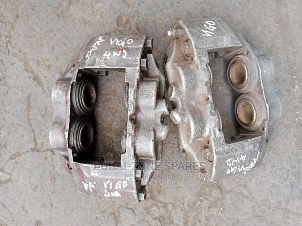 Front Brake Calipers Hilux Vigo Japan D-4d Available. - thumbnail 4