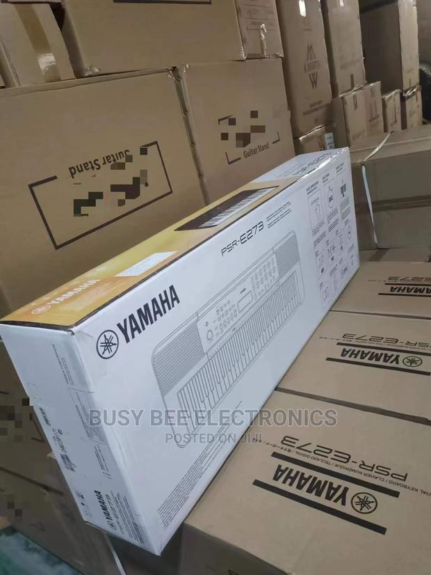 273 PSR Yamaha Keyboard - main view