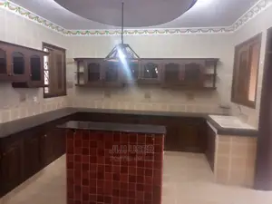 4bdrm Bungalow in Kizingo for rent