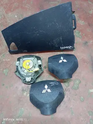 Mitsubishi Outlander Steering Airbags