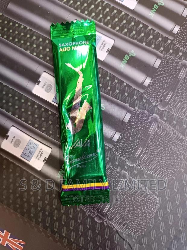 2.5 Vandoren Saxophone Reed - main view