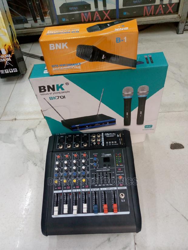 Plain Mixer 4channel and Wireless Microphone and Corded - main view