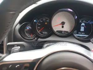 Porsche Cayenne 2016 White