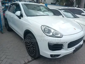 Porsche Cayenne 2016 White