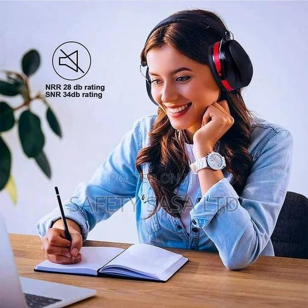 Noise Reduction Safety Ear Muffs - thumbnail 5