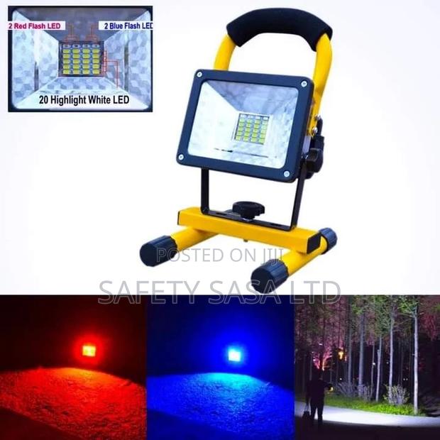 Portable Rechargeable Floodlight - thumbnail 3