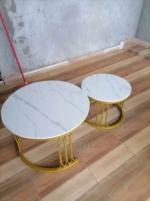 PURE MARBLE Nesting Table* 
2 in-1 Table
Glass With